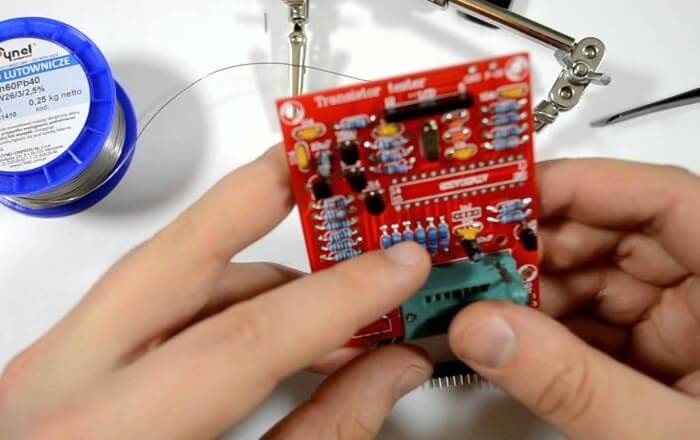 Naprawa sterowników i innych podzespołów elektronicznych w samochodzie